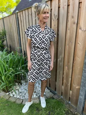 Nova print jurk jurkje zwart beige
